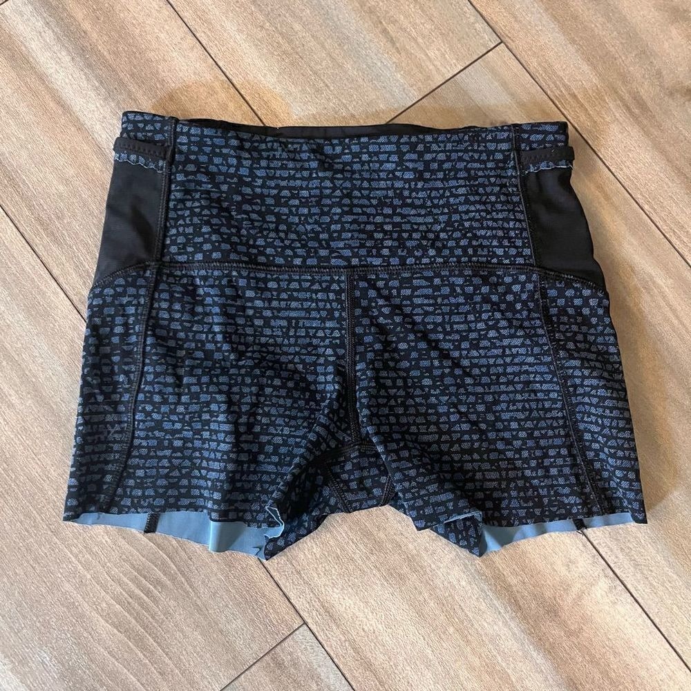 Lululemon Blue Pattern Athletic Biker Shorts Women 6 - Picture 1 of 4